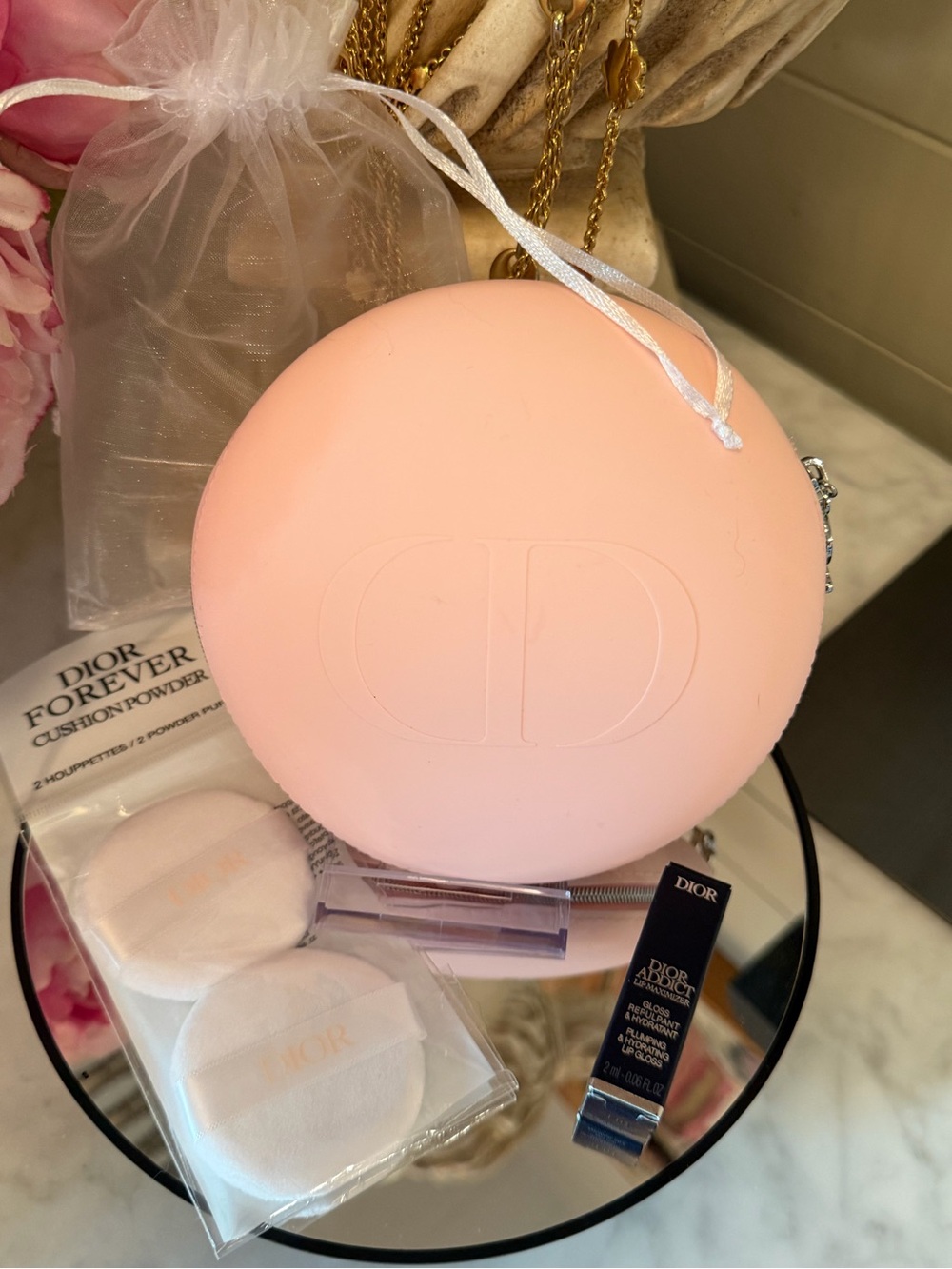 Dior Parfum Pink Round Luxury Silicon beauty case, Lippy, powder sponges, dusty - Picture 5 of 16